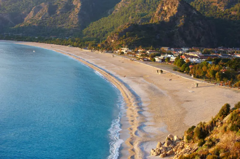 Ölüdeniz plajının havadan görünümü