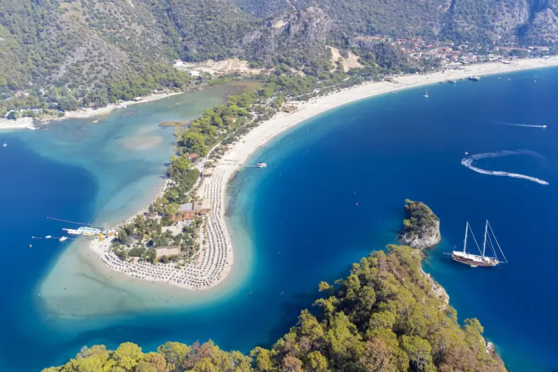 Ölüdeniz plajı mavi lagün havadan görünüm Türkiye